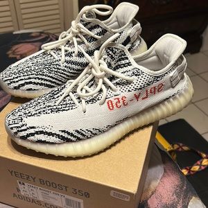 Yeezy boost 350 (zebra)